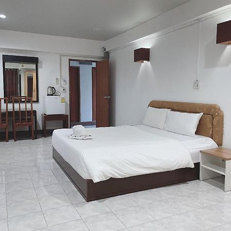 โรงแรมวินบางนา Win Bangna Hotel Bangkok Exteriér fotografie